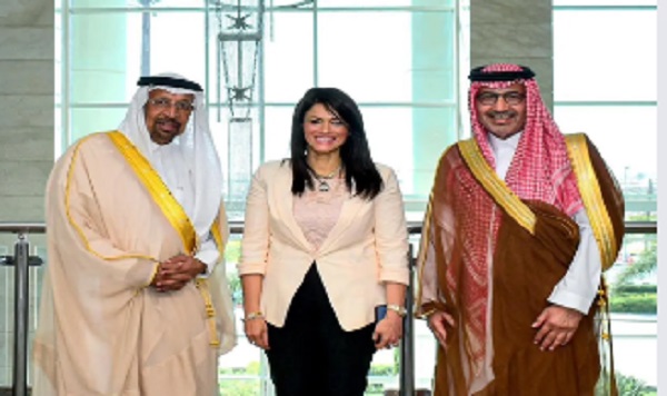 سفير السعودية يؤكد على أهمية العلاقات الاستراتيجية مع مصر ودوره في تعزيز التعاون الاقتصادي






