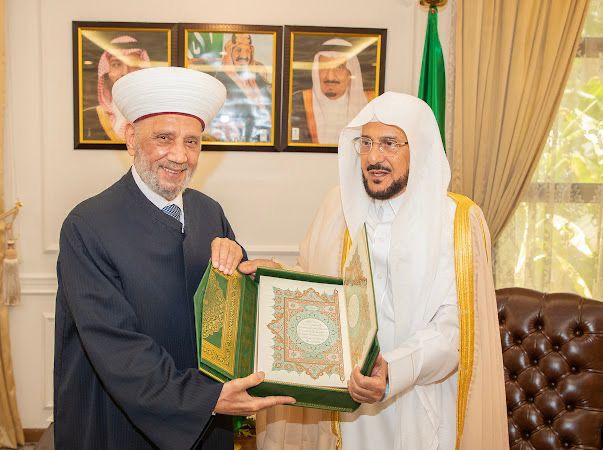الدكتور عبداللطيف آل الشيخ : العلماء يروجون لقيم الإسلام ويواجهون من يسيسونه لمصالح دنيئة
