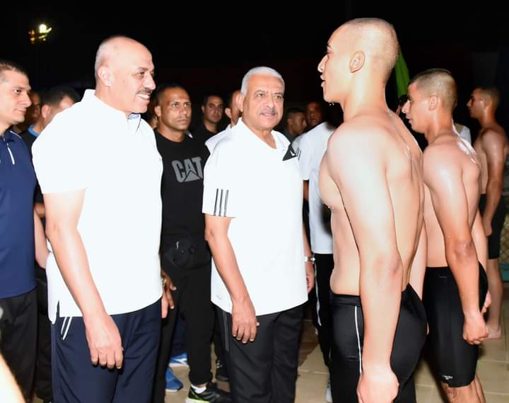 وزير الدفاع يتفقد مراحل التدريب والتأهيل البدنى بالأكاديمية العسكرية المصرية