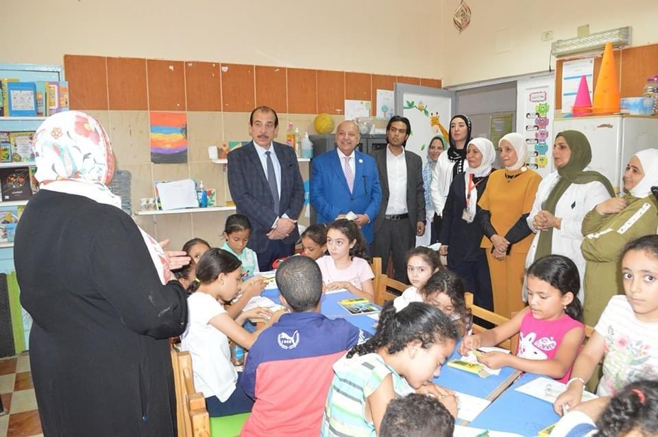 نائب وزير الصحة يتفقد مركزا طبيا في القاهرة الجديدة ويوصي بمكافأة للعاملين





