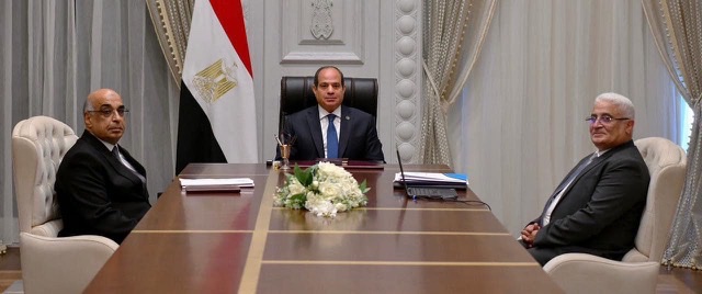 السيسي يتابع تطورات العمل بالمحاكم وتطوير هيئة التأمين الاجتماعي