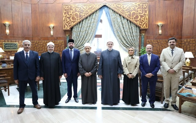 شيخ الأزهر ووزير الشؤون الدينية الباكستاني يبحثان تعزيز التعاون لنشر السلام والوئام