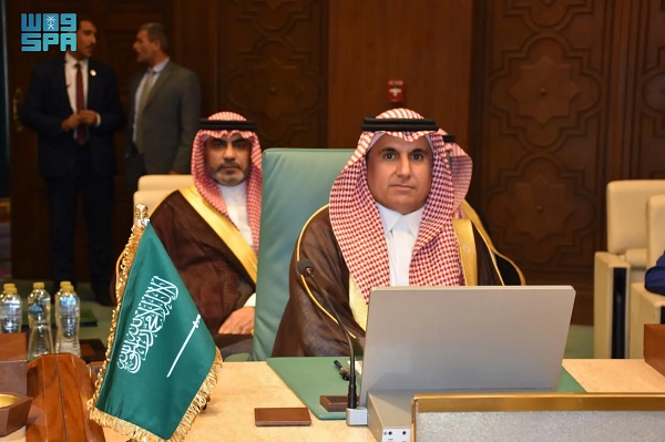 السفير عبدالعزيز المطر ينعي الأمين العام السابق لجامعة الدول العربية 






