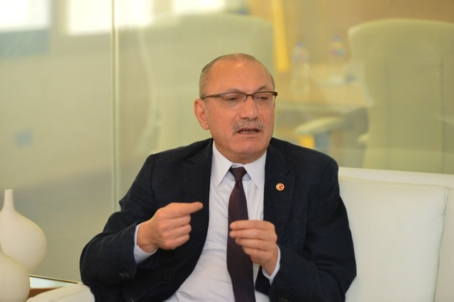 بالصور.. سفير تركيا يشيد بشركة 