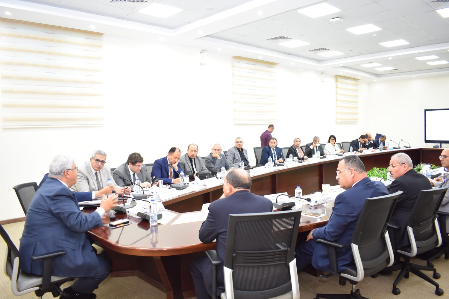  رئيس جامعة المنيا يحضر اجتماع التعليم العالي مع رؤساء الجامعات الأهلية






