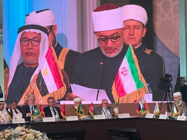 مفتي الجمهورية يهنئ مفتي روسيا لإعادة انتخابه رئيسًا للإدارة الدينية