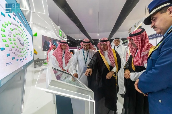 رئيس الطيران المدني السعودي يزور معرض مصر للطيران ويبحث القضايا المشتركة






