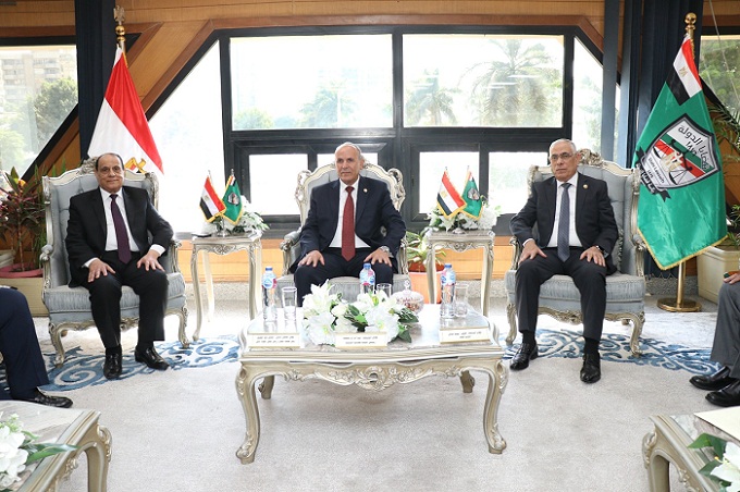 النائب العام يزور رئيس هيئة قضايا الدولة