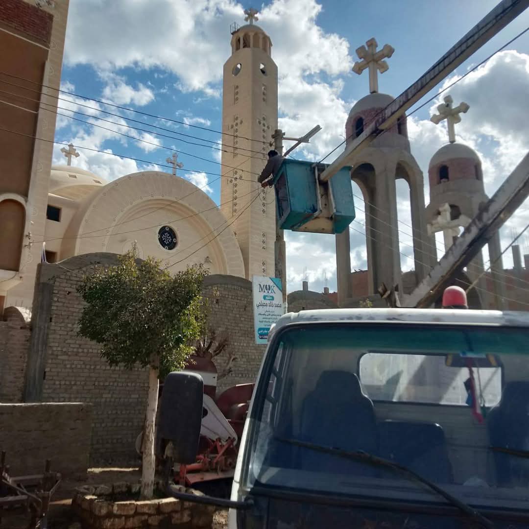 حملات مكثفة للنظافة وصيانة أعمدة الإنارة في المنيا استعدادًا لعيد الميلاد وامتحانات نصف العام