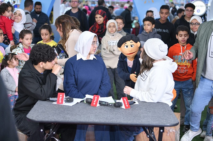 «ورش فنية وحكي عن حب الوطن» في صالة الطفل بمعرض الكتاب

