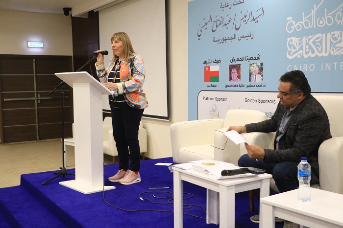 شعراء مصريون وعرب وأجانب يتألقون في معرض القاهرة الدولي للكتاب

