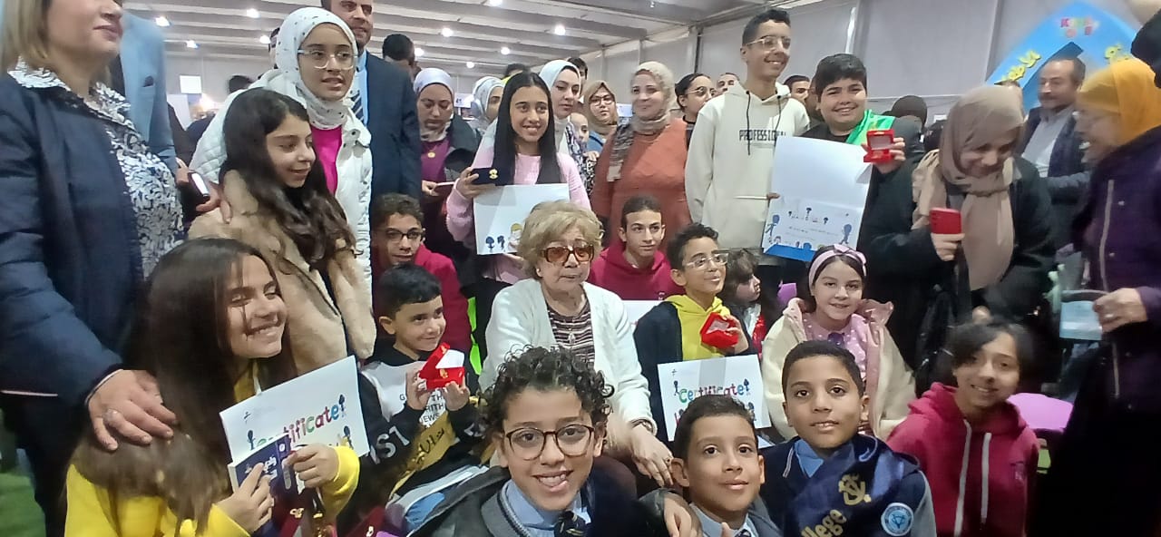 توزيع جوائز مسابقة فاطمة المعدول بمعرض الكتاب

