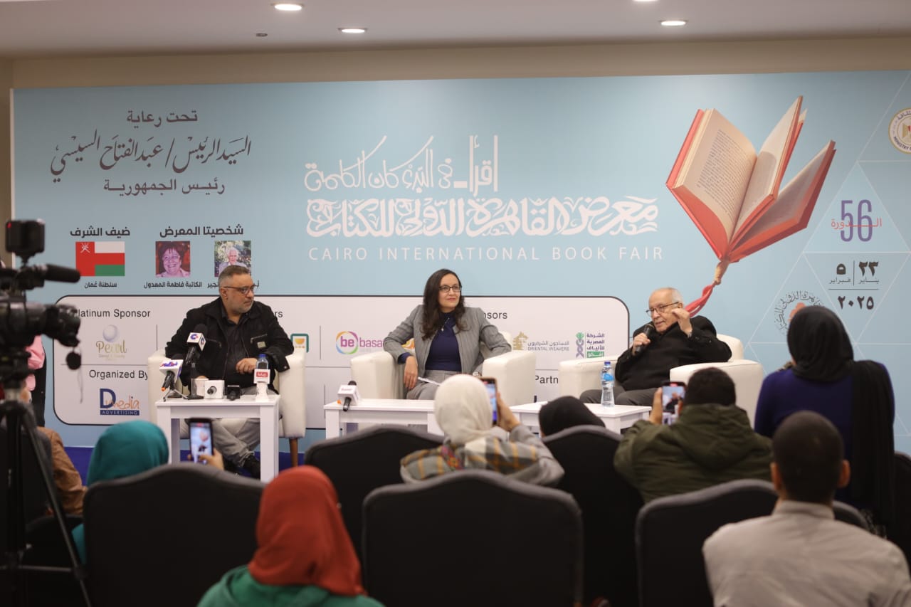 محمد فاضل وعبد الرحيم كمال يناقشان 