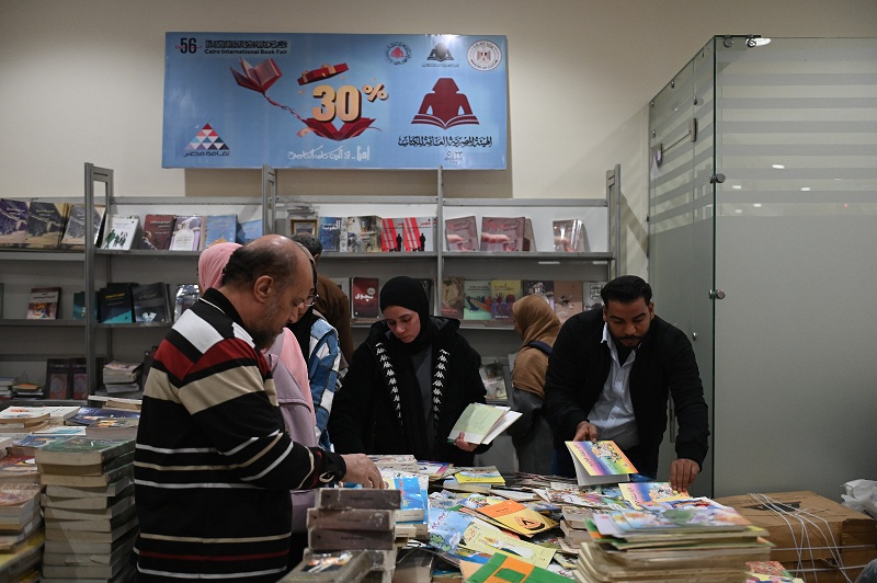 إقبال جماهيري بأجنحة 