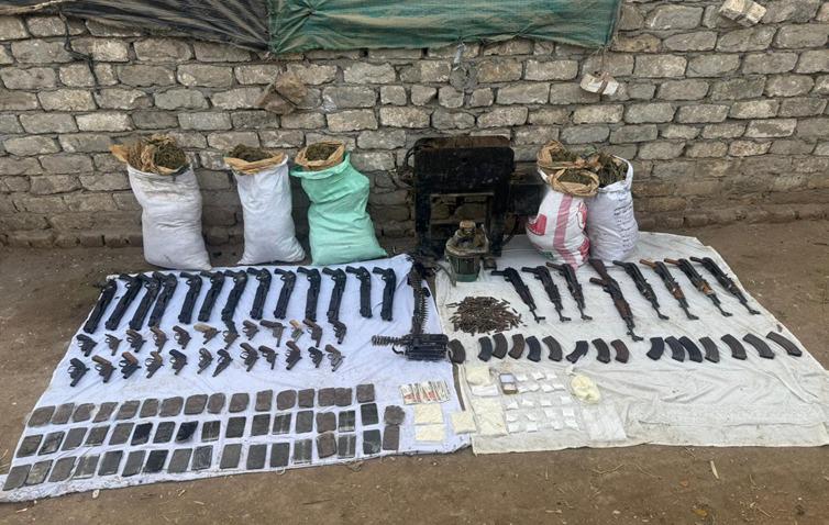 الداخلية: مقتل 6 عناصر خطرة واستشهاد ضابط شرطة في مداهمة بؤر إجرامية

