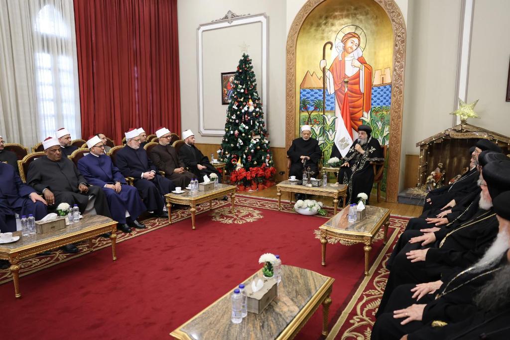 الطيب يزور تواضروس للتهنئة بأعياد الميلاد ويؤكد: منع المساعدات عن غزة معاداة للإنسانية (تفاصيل)

