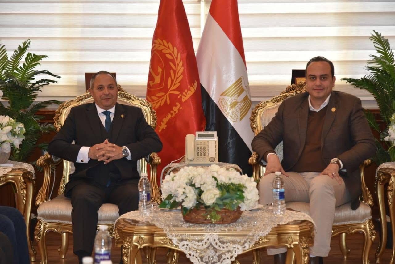 «السبكي» يلتقي محافظ بورسعيد للاطمئنان على استمرار كفاءة منظومة التأمين الصحي الشامل 