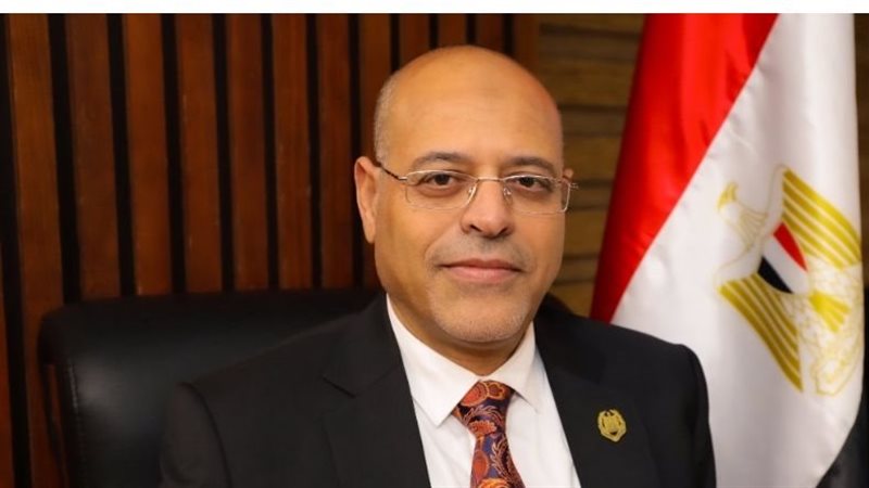 وزير العمل يُعلن عن 1000 فرصة عمل جديدة في الإمارات

