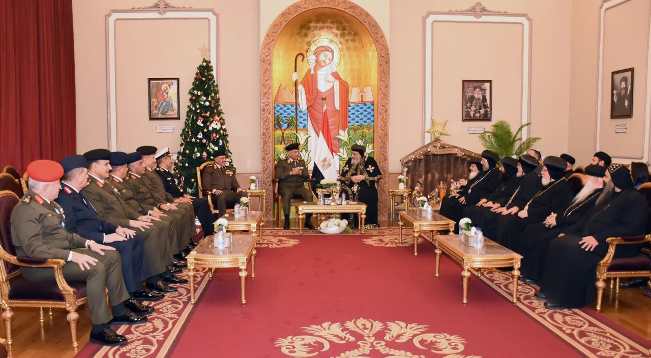 وزير الدفاع يهنئ البابا تواضروس الثانى بمناسبة عيد الميلاد المجيد