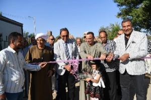في إطار الإحتفال بأعياد السادس من أكتوبر المجيدة .. محافظ قنا يفتتح مجمع مواقف قفط-قنا

