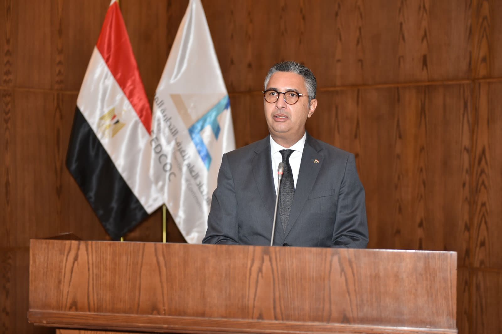 وزير التموين يجتمع مع برئيس اتحاد الغرف التجارية وكبار المنتجين لبحث ضبط الأسواق

