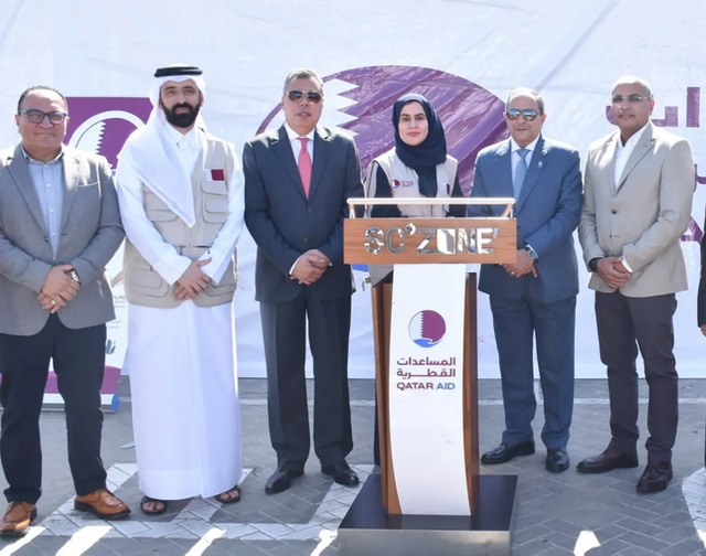 القائم بالأعمال بسفارة قطر تشارك في استقبال مساعدات إنسانية لغزة عبر ميناء بورسعيد