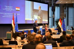 الرئيس السيسي من بروكسل: مصر شريك استراتيجي موثوق لأوروبا وبوابة للاستثمار في إفريقيا والعالم العربي