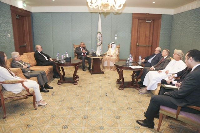 رئيس البرلمان العربي يبحث تعزيز التعاون مع مسؤول 