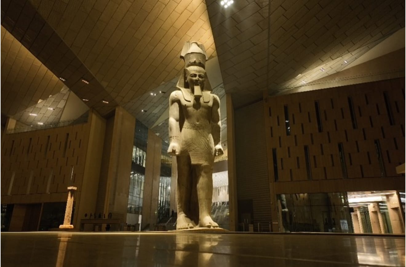 مهرجان القاهرة السينمائي الدولي يهنئ مصر بافتتاح المتحف المصري الكبير

