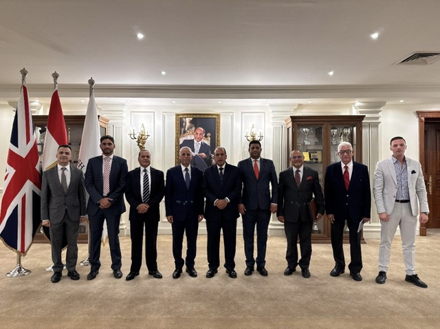 السفير العراقي يبحث مع رئيس الجامعة البريطانية تعزيز التعاون الأكاديمي ودعم الطلبة العراقيين