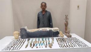 وزارة الداخلية تضبط 533 قطعة أثرية بحوزة مزارع بقصد الاتجار في بني سويف

