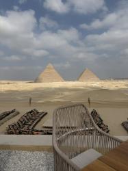 سفير الإمارات: مصر لا تعرض التاريخ فقط بل تعيشه كل يوم أمام أهرامات الجيزة