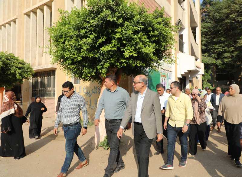 محافظ المنيا يتفقد لجان انتخابات مجلس النواب في يومها الثاني ويدعو المواطنين للمشاركة الفعالة