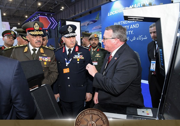 رئيس الأركان يعود إلى أرض الوطن عقب مشاركته في فعاليات معرض 