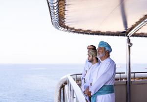 السُّلطان هيثم بن طارق يشهد استعراض الأسطول 2025 في اليوم الوطني لسلطنة عمان