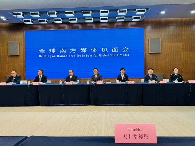 مسؤولون صينيون: هاينان تتحول إلى مركز اقتصادي عالمي بجاذبية غير مسبوقة للاستثمار الأجنبي