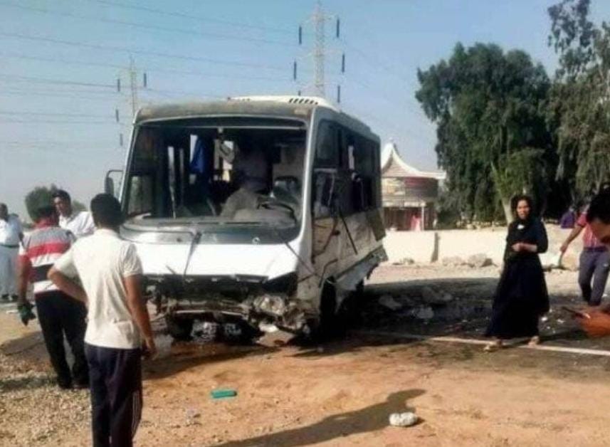 إصابة 25 مواطنا في حادث انقلاب ميني باص تابع للشباب والرياضة بطريق العاصمة الإدارية

