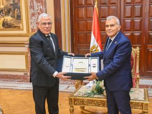 النائب العام يزور رئيس مجلس الشيوخ لتهنئته بتولي منصبه الجديد