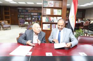 هيئة الكتاب تتعاقد مع الدكتور عبد الحكيم راضي لإصدار مؤلفاته