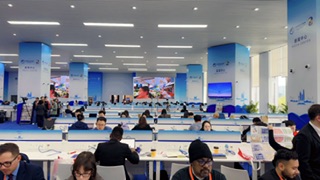 انطلاق الدورة الثامنة من معرض الصين الدولي للاستيراد في شنغهاي بمشاركة عالمية