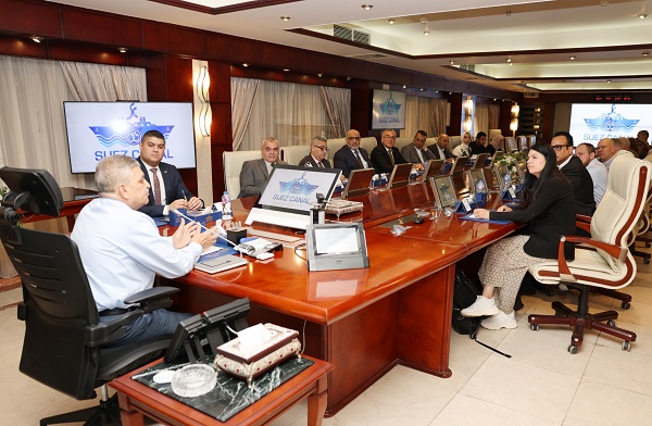 أسامة ربيع: الفرصة متاحة أمام ميرسك العالمية لعودة الإبحار من قناة السويس

