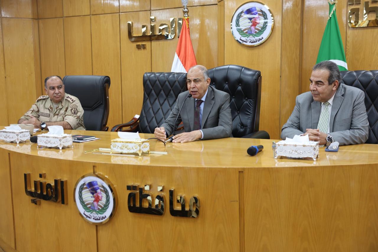 محافظ المنيا يعلن 481 مقرًا و621 لجنة فى جاهزية تامة لاستقبال 3 ملايين و 831 ألفا و 549 ناخباً 