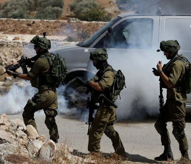 الاحتلال الإسرائيلي يغلق بوابة 