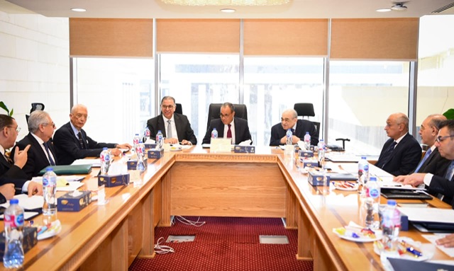 وزير الخارجية يشارك في الاختبارات الشفوية للمتقدمين لمسابقة التعيين بالوزارة