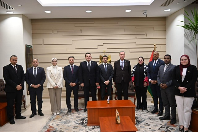 السفير دياب اللوح يستقبل برلمانيّ وكوادر تنسيقية الأحزاب في زيارة تضامنية لدعم صمود الفلسطينيين