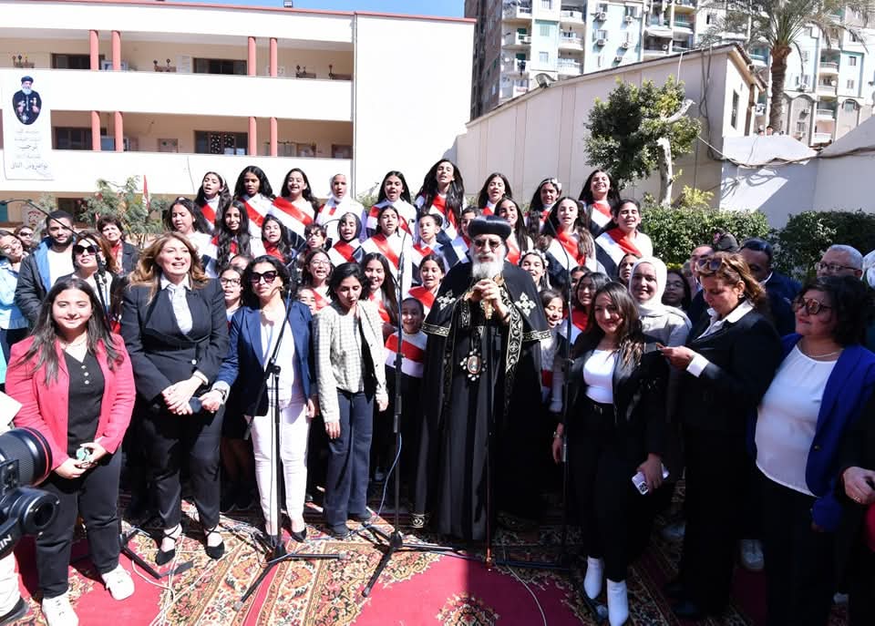 البابا تواضروس يحتفل بمرور 110 أعوام على تأسيس كلية البنات القبطية ويشيد بدورها التربوي