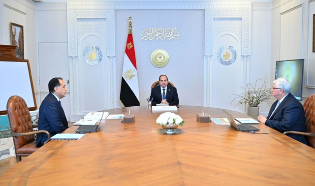 السيسي يوجه بتحويل البحث العلمي لمنتجات تدعم الاقتصاد ويؤكد استمرار دعم مصابي غزة