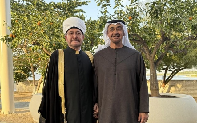  محمد بن زايد يتسلم وسام الفخر الروسي تقديراً لدعمه للسلام العالمي