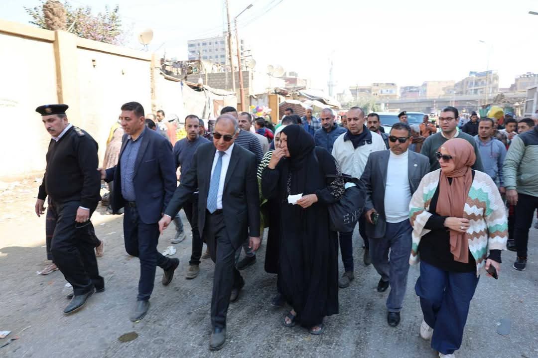 محافظ المنيا يواصل جولاته  بمنطقتى الحبشى وماقوسة ويؤكد : لن يضار تاجر قطاعى او جملة 