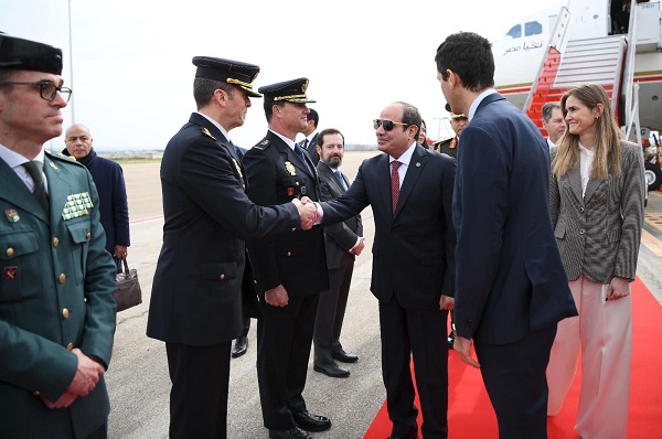 السيسي يعرب عن شكره لملك وملكة إسبانيا ويؤكد تعزيز العلاقات الاستراتيجية بين البلدين




